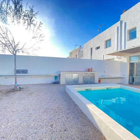 Casa2patis Сasa de vacaciones El Poble Nou del Delta